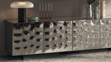 06_SIDEBOARD_GLOW_PAG_14-15